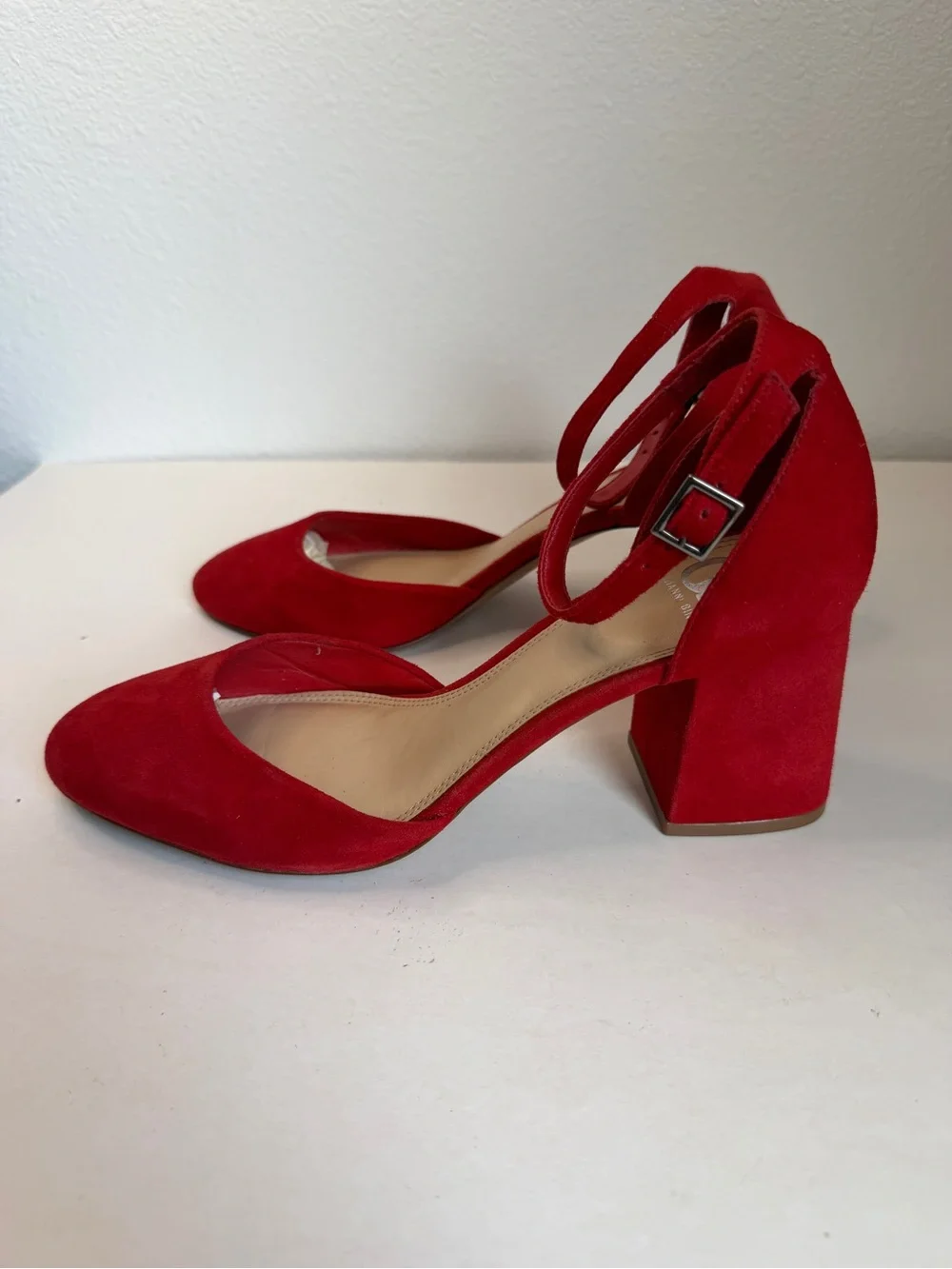 Gianni Bini Women's Red Leather Suede Block Heel Ankle Strap Pumps Size 8.5 Flaw